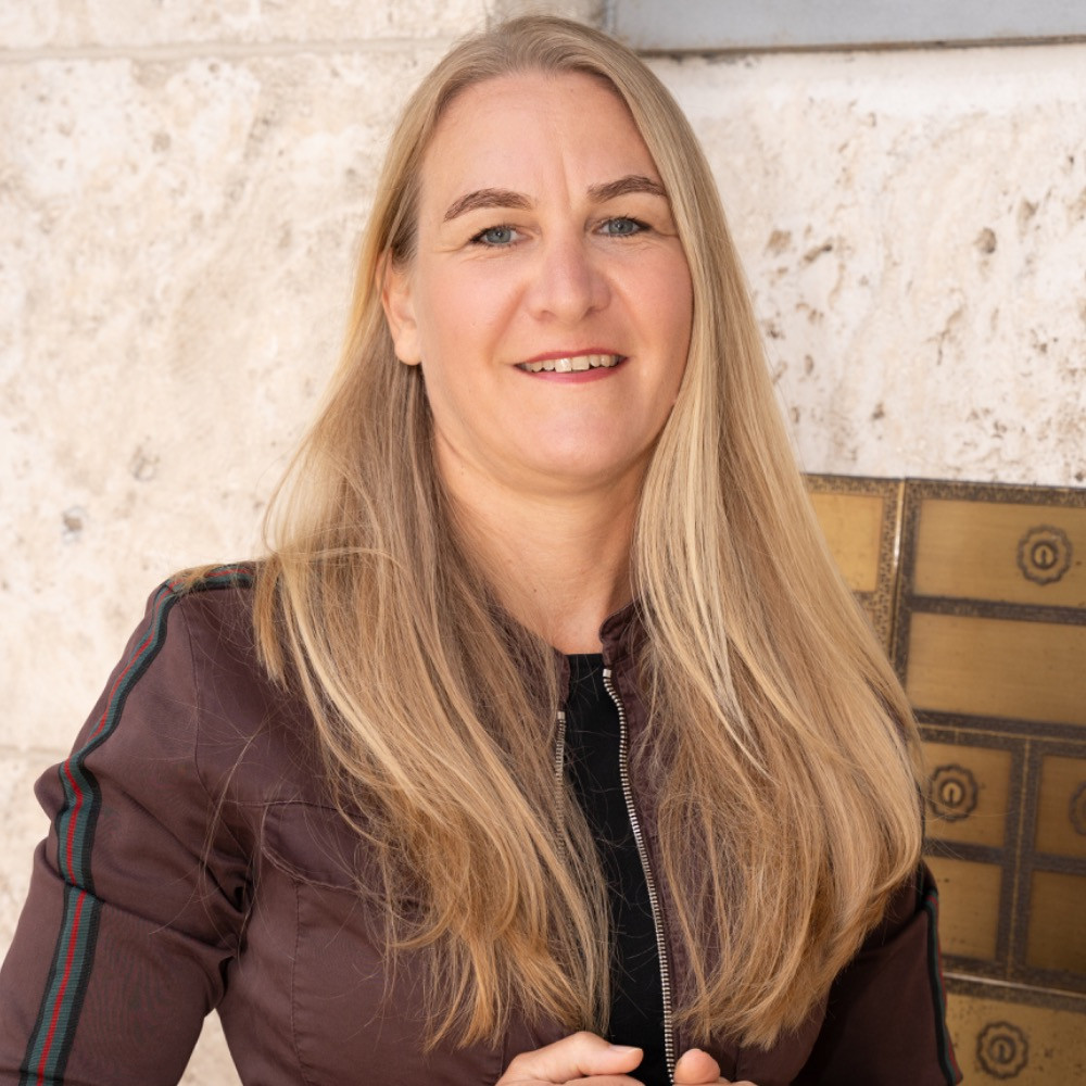 Julia Gerold