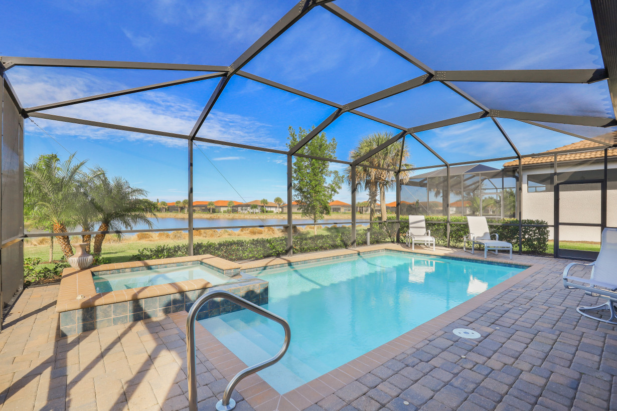 1493 Artesia Dr W, Naples, FL 34113